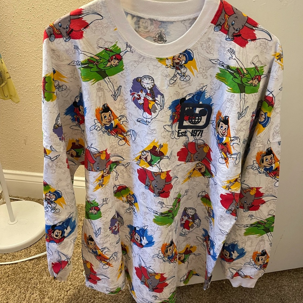 Disney spirit jersey ink & paint. Size S
